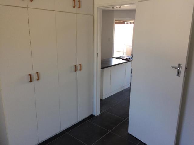 1 Bedroom Property for Sale in Table View Western Cape